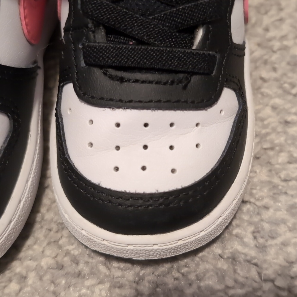 Nike Kids Black and Pink Sneakers - Picture 10 of 12